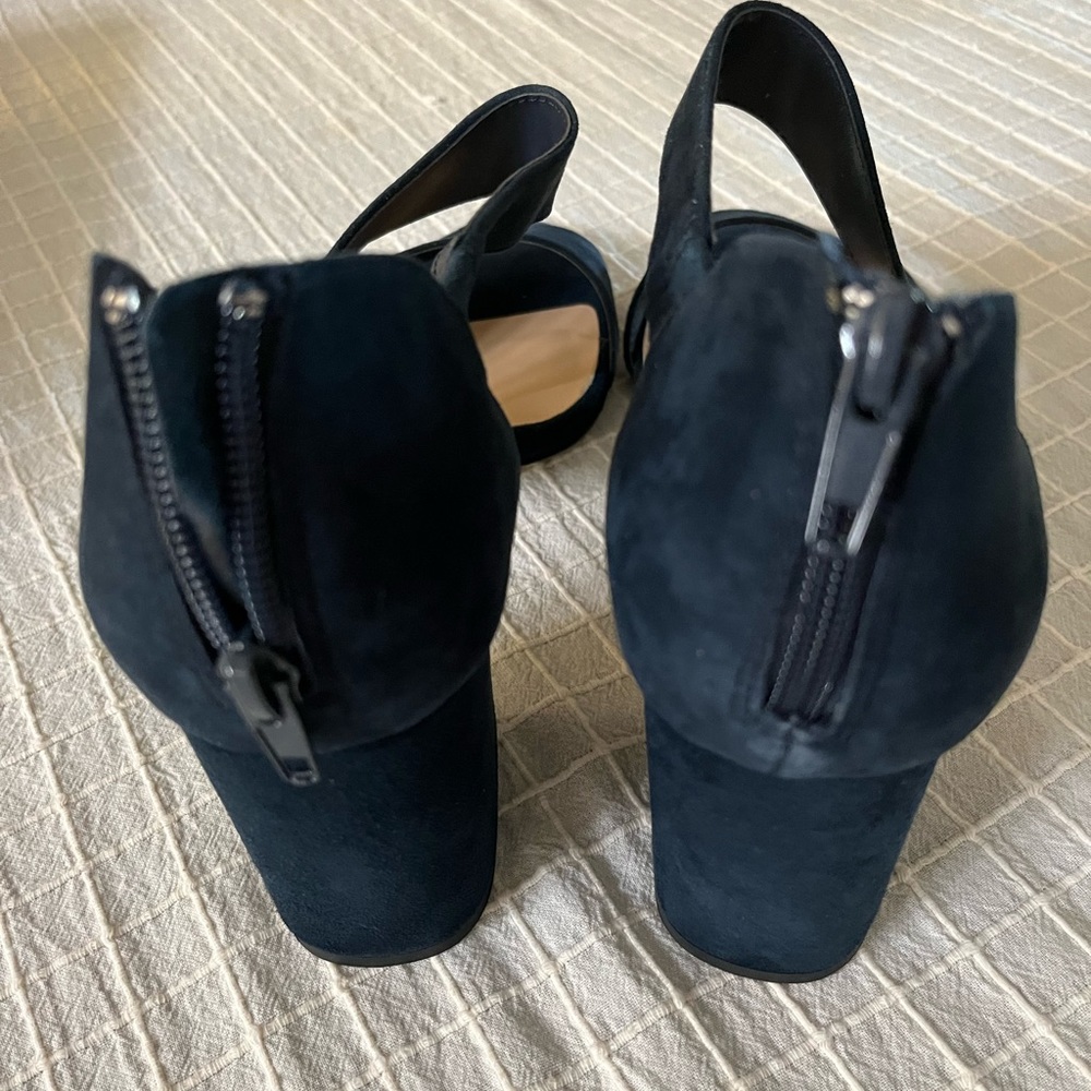 Navy Suede Bella Vita Shoes - NIB - Picture 4 of 7